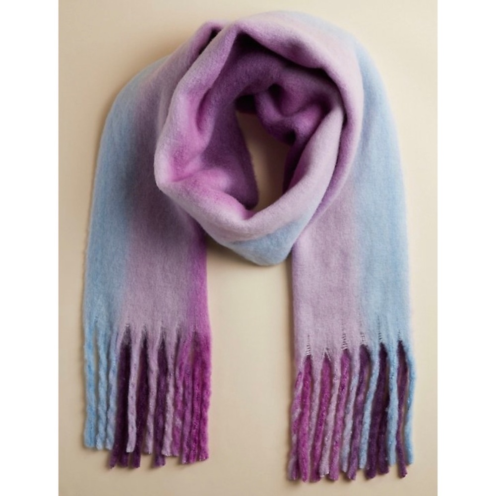 🆕🧣Fringe Scarf NWT Torrid New!